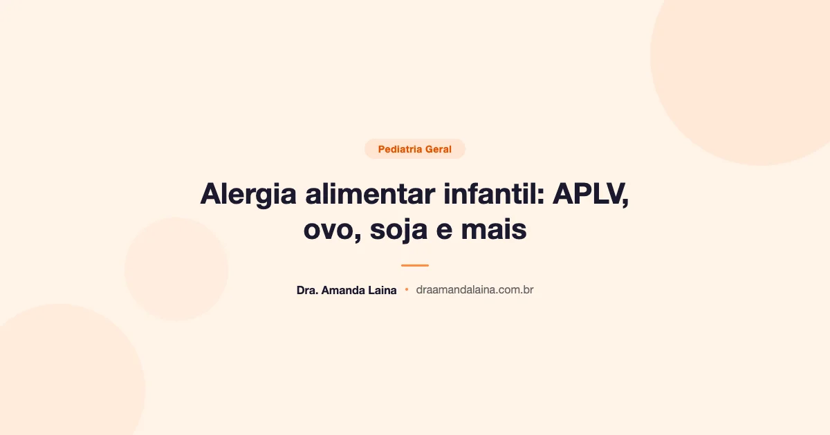 Mãe lendo rótulo de alimento no supermercado