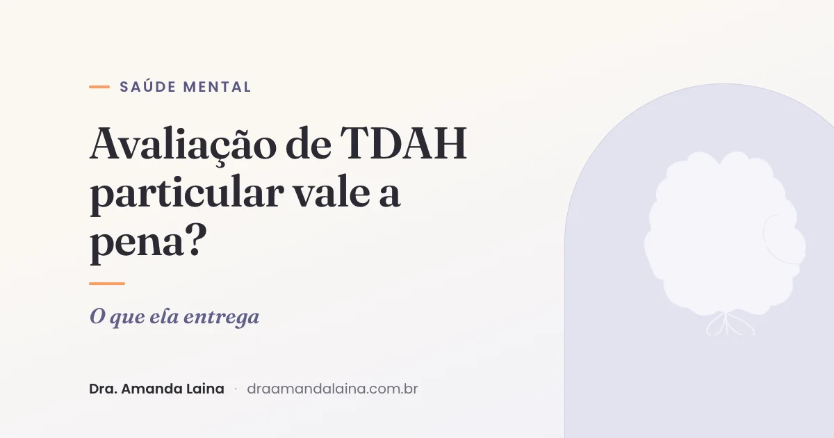 Mãe e criança em conversa atenta durante avaliação de saúde mental infantil