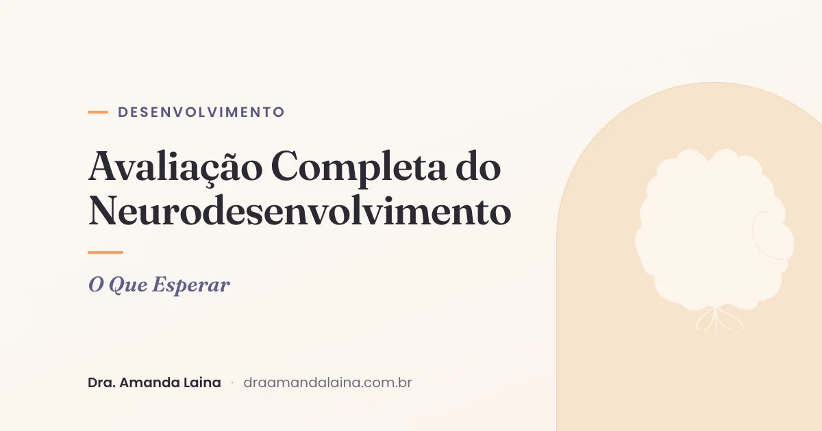 Mãe e filho conversando com tranquilidade durante uma avaliação cuidadosa